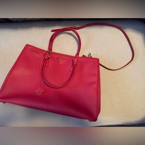 Prada Saffiano Lux Medium Tote Tamaris